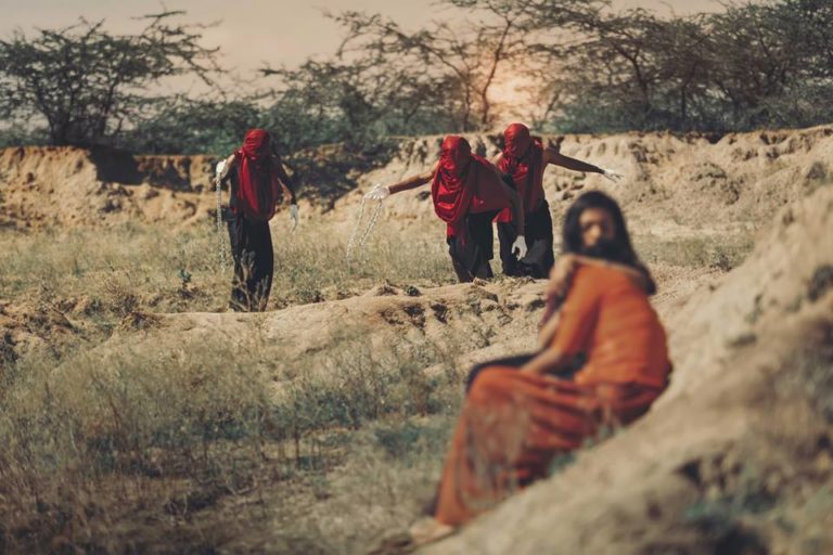 photographer-tells-tragic-indian-lesbian-story-through-30-heartbreaking-photos-21