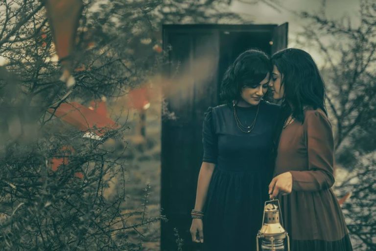 photographer-tells-tragic-indian-lesbian-story-through-30-heartbreaking-photos-6