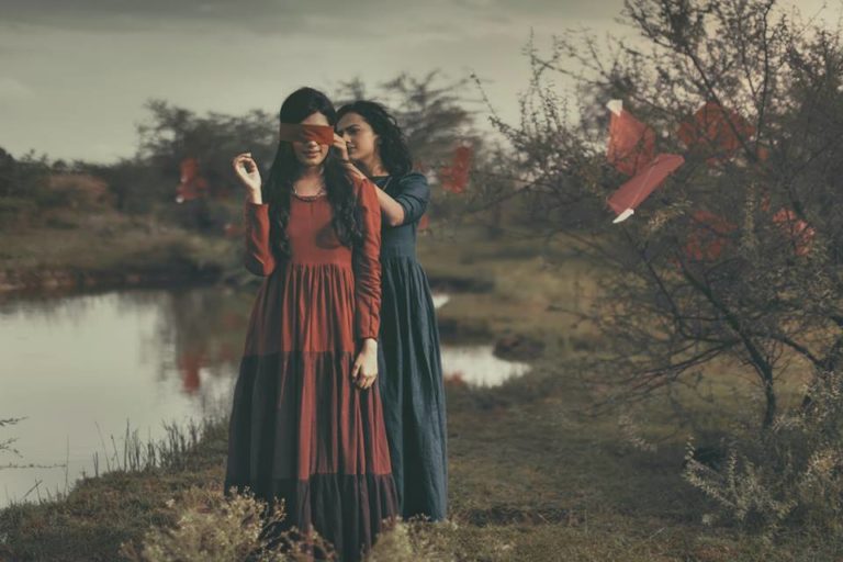 photographer-tells-tragic-indian-lesbian-story-through-30-heartbreaking-photos-9