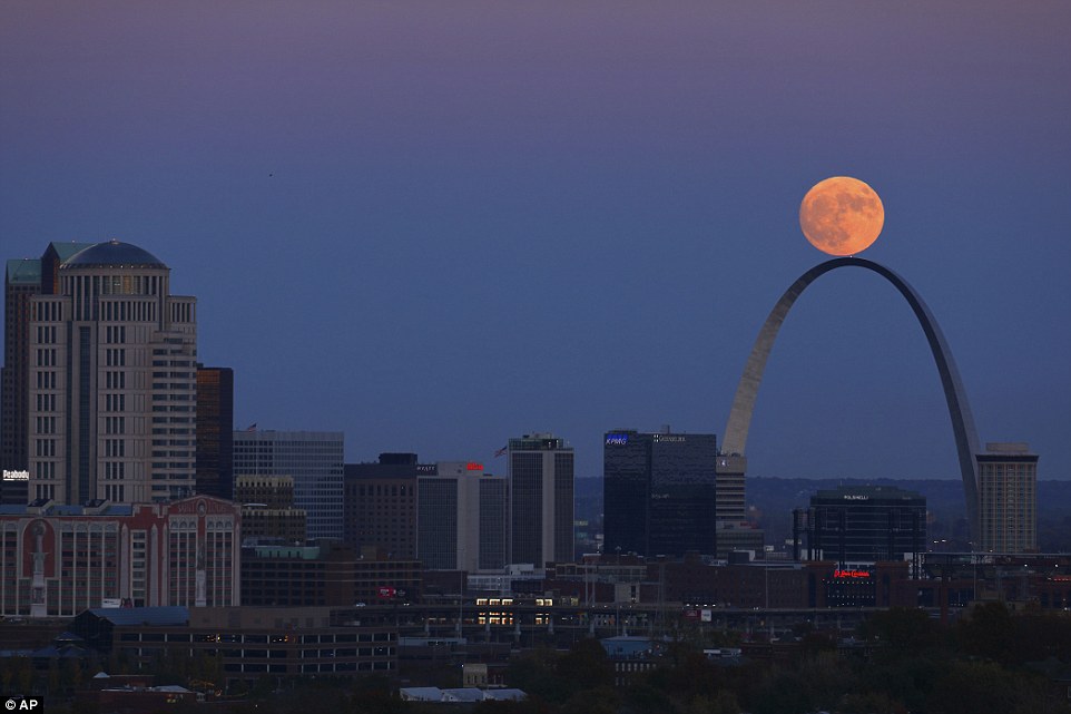 st-louis-supermoon