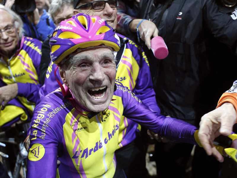 A Cyclist of 105 years old Rode 14 Miles in One Hour