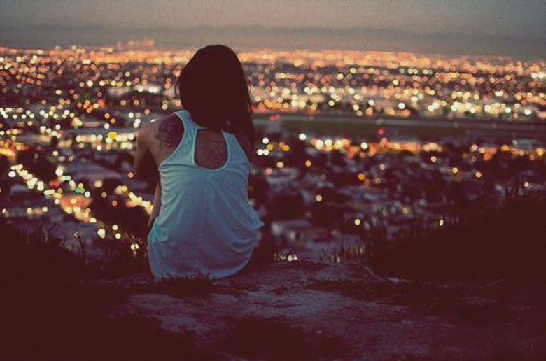 alone-girl-city