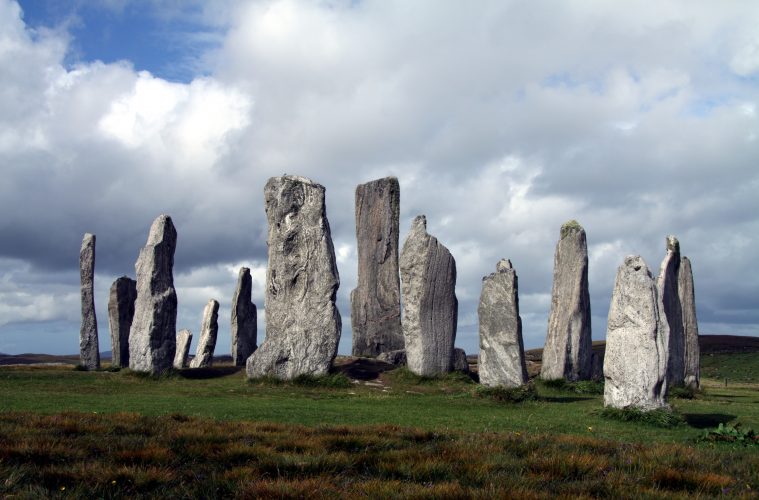 Scientists Demonstrate How These Ancient Stones Align With The Sun & Moon (500 Years Before Stonehenge).