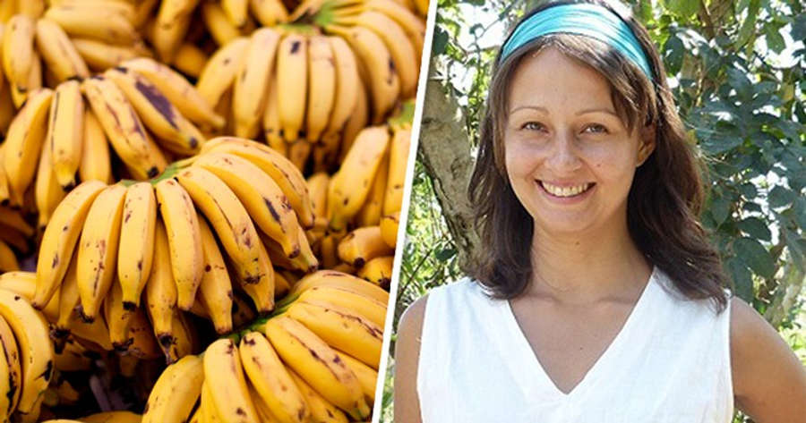 Women and bananas