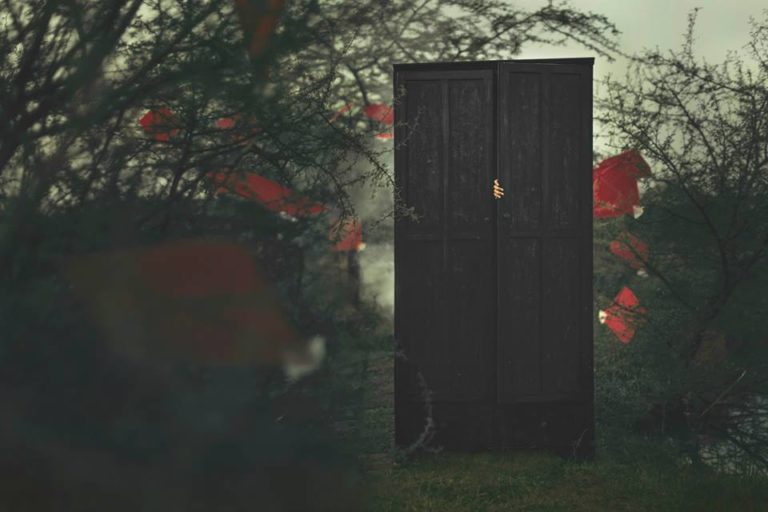photographer-tells-tragic-indian-lesbian-story-through-30-heartbreaking-photos-1