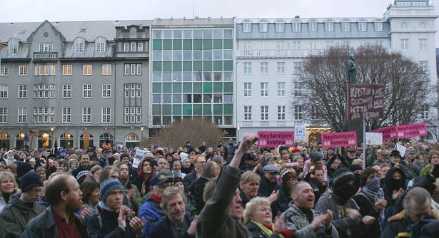 icelanders-overthrow-government