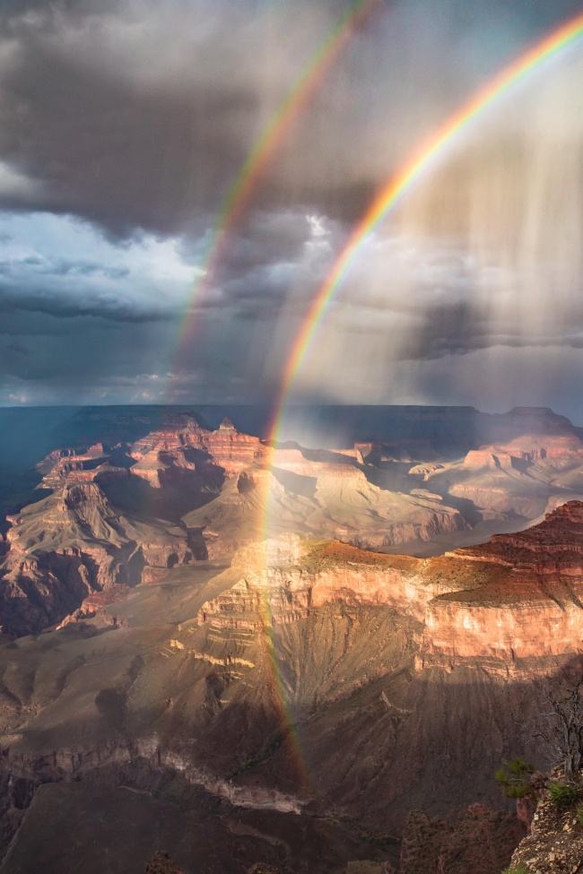 10. This looks more like a #filtergoals, as the rainbow, and its twin glitters everything in gold.