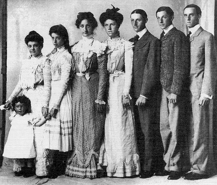 Remember the elderly couple who died together in 'Titanic'-2