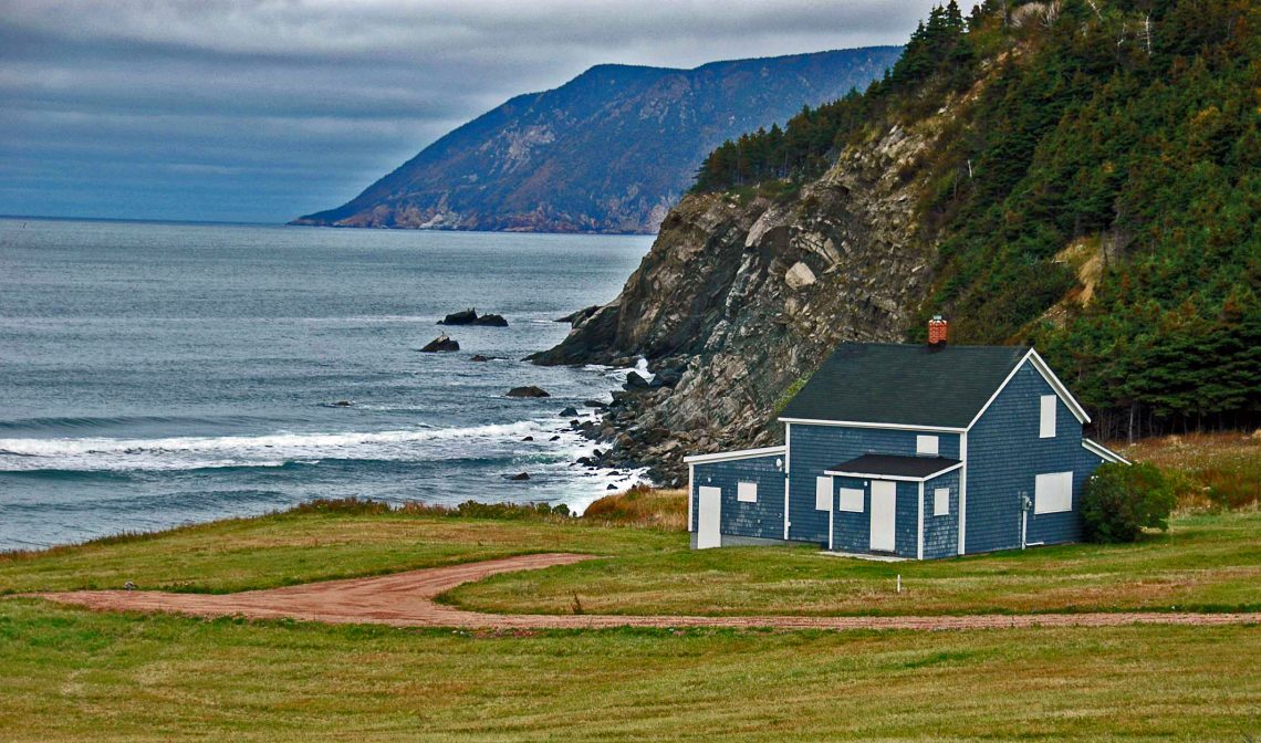 This Small Canadian Town Will Give Land & Job To Anyone Willing To Move There