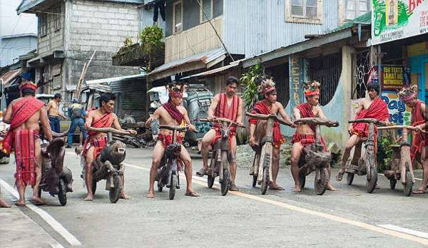 This Native Tribe In The Philippines Creates Hand-Carved Wooden Bikes - 3