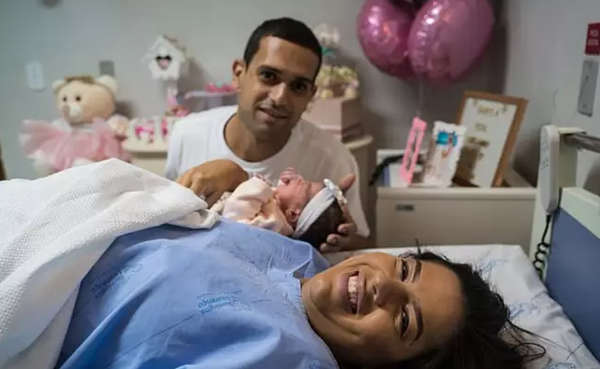 Photographer Captures Moment Newborn Baby Frowns At Doctor 3