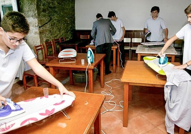 A School In Spain Teaches Household Chores To Boys In A Powerful Initiative Against Gender Inequality