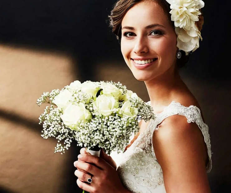 This Bride Reads Out Her Future Husband’s Cheating Texts At Their Wedding 1